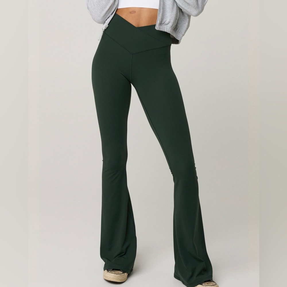 Aerie Offline Crossover Flare leggings Green Size Small